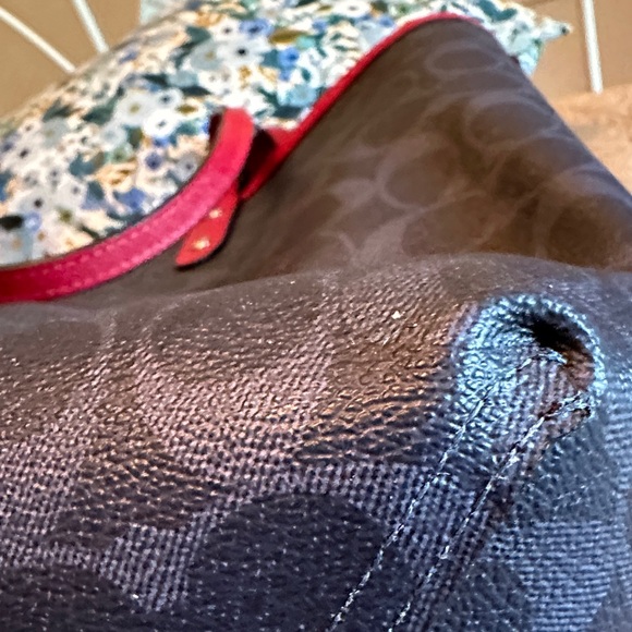 Coach reversible flag signature C Tote with Pouch - Picture 15 of 15